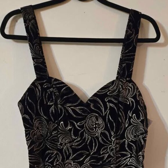 🆕NWT Vintage Rampage Products Black Velvet Dress with Gold Floral Print Size 11 - Picture 2 of 8
